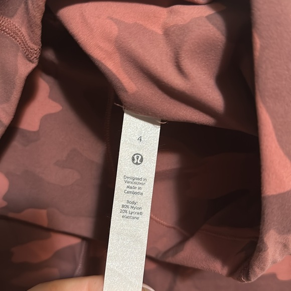 LULULEMON HIGH RISE 8” ALIGN SHORTS RARE COLOUR - Picture 2 of 2